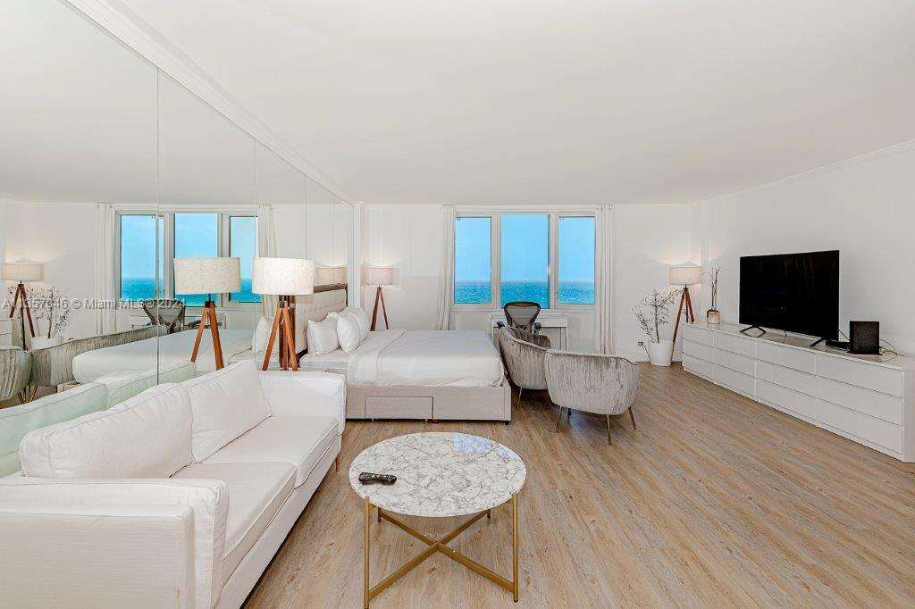 Roney Palace Unit #842 | Picture 5