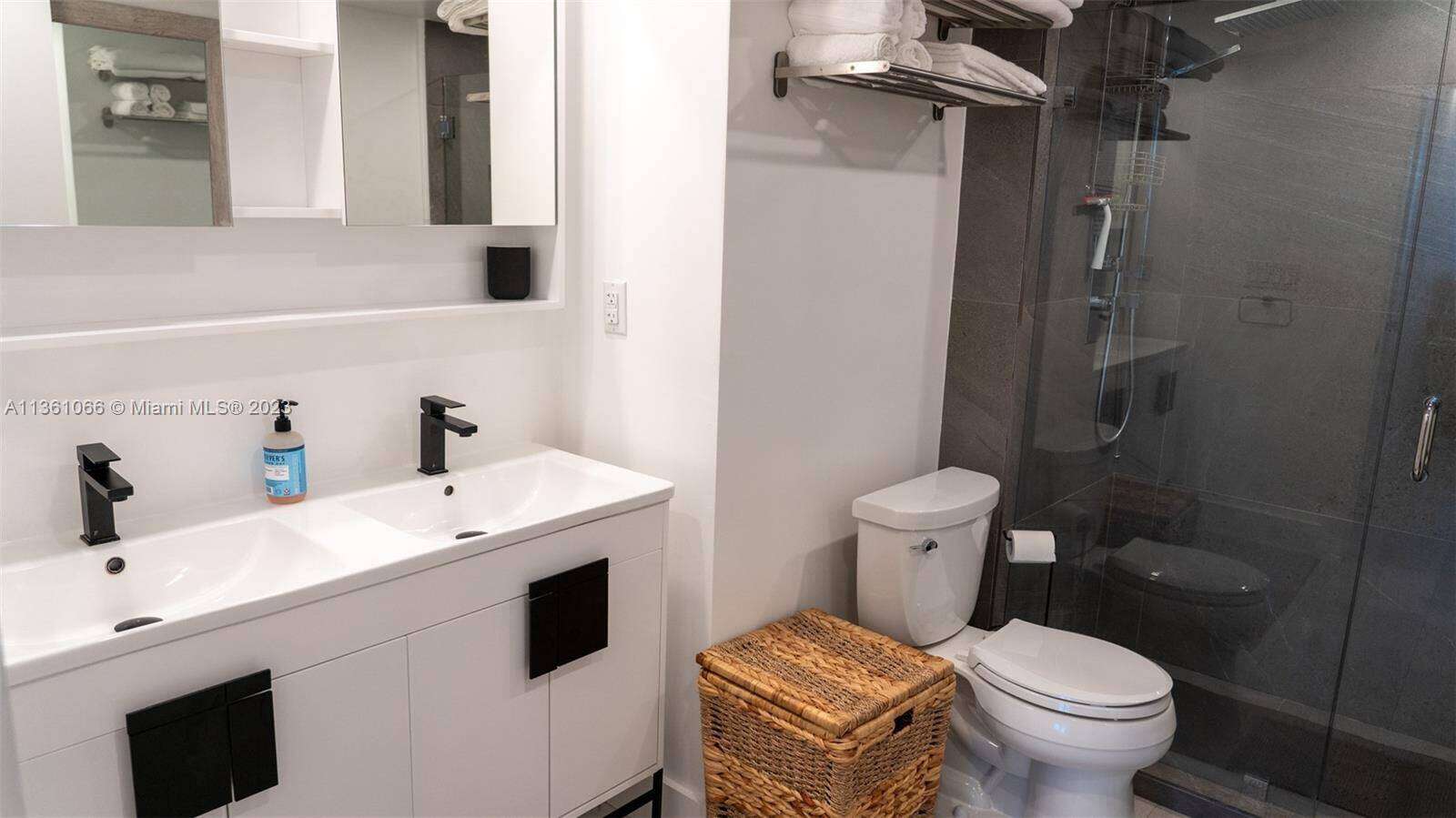 Roney Palace Unit #403 | Picture 15