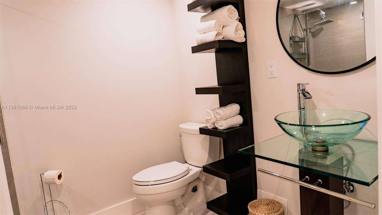 Roney Palace Unit #403 | Picture 18