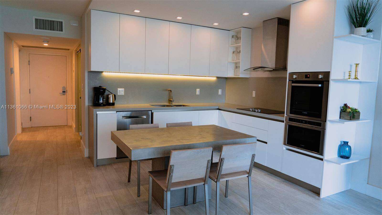 Roney Palace Unit #403 | Picture 6