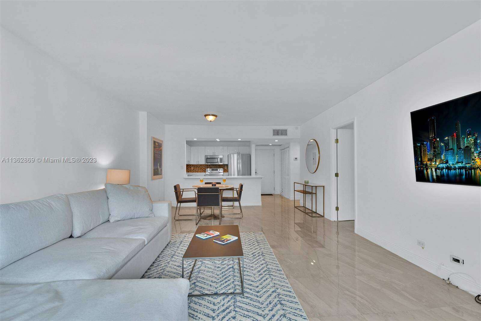 Roney Palace Unit #1002 | Picture 3