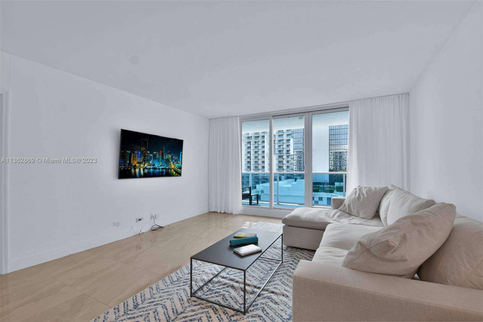 Roney Palace Unit #1002 | Picture 4