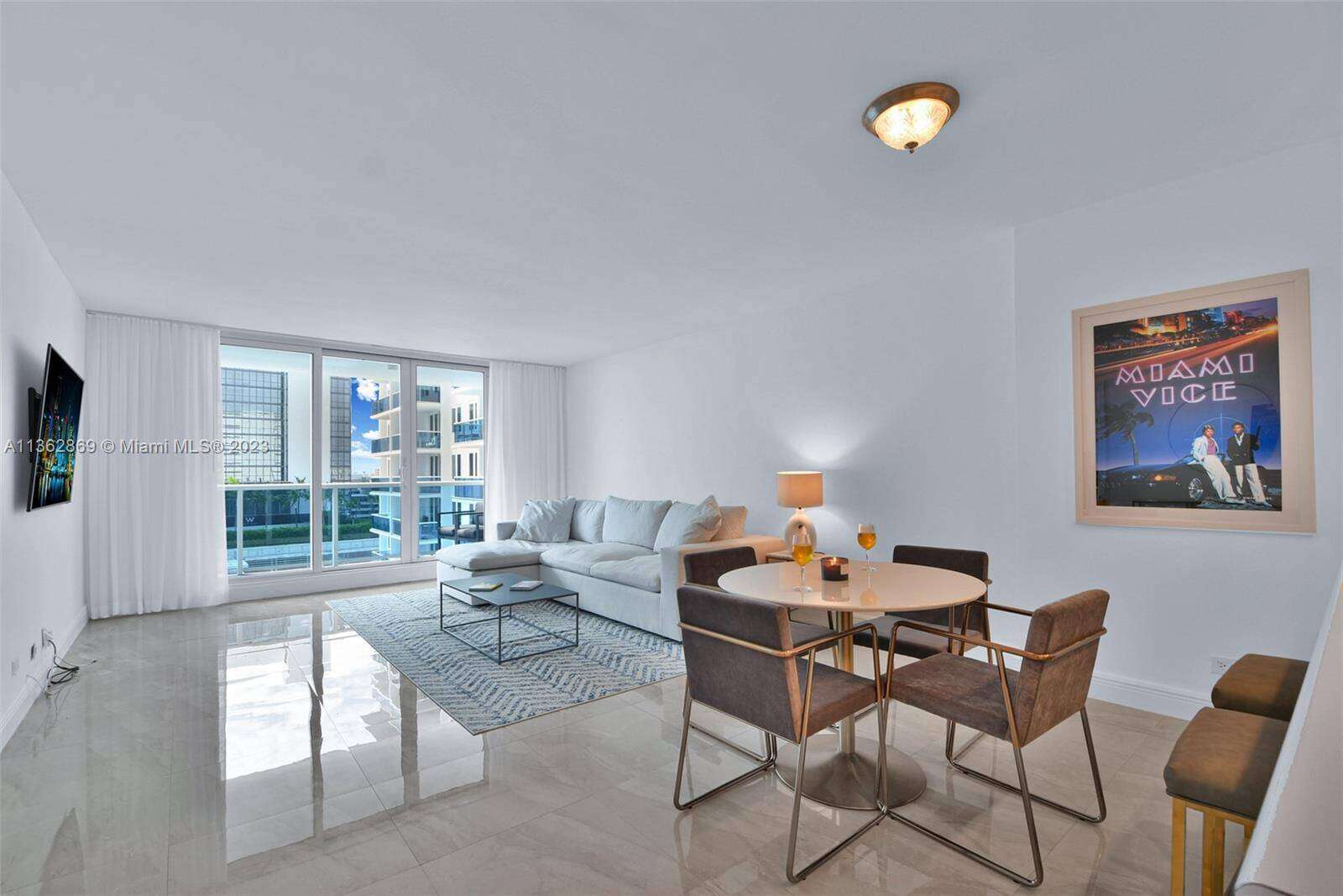 Roney Palace Unit #1002 | Picture 5