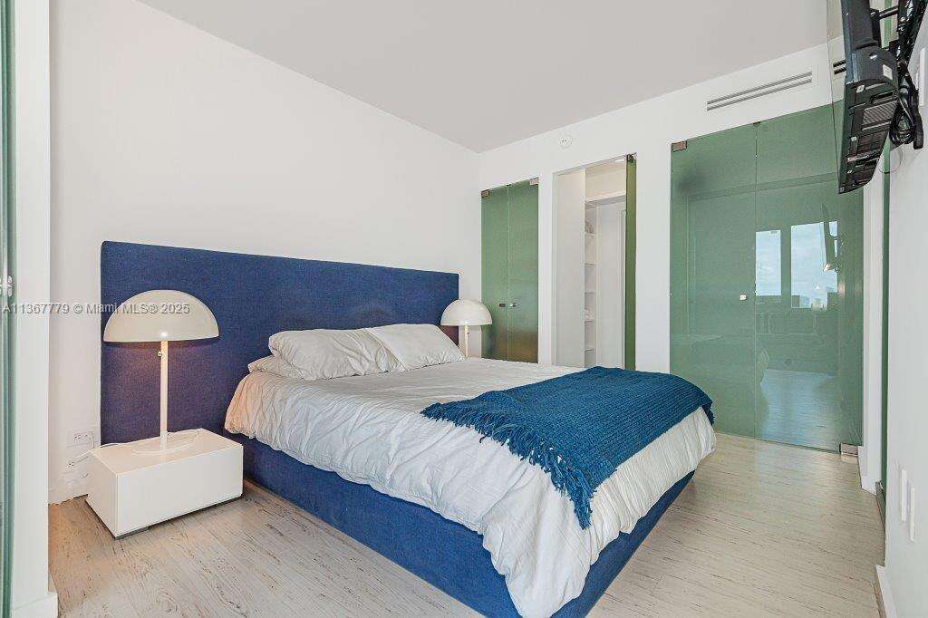 Roney Palace Unit #1032 | Picture 2