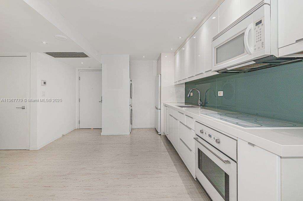 Roney Palace Unit #1032 | Picture 11