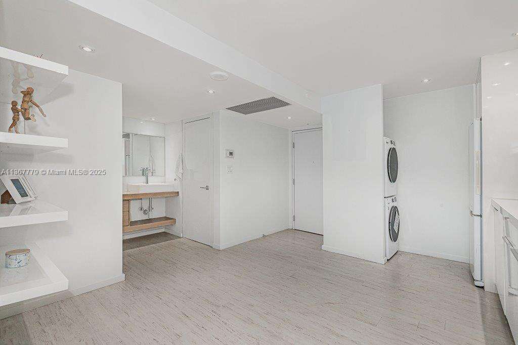 Roney Palace Unit #1032 | Picture 12