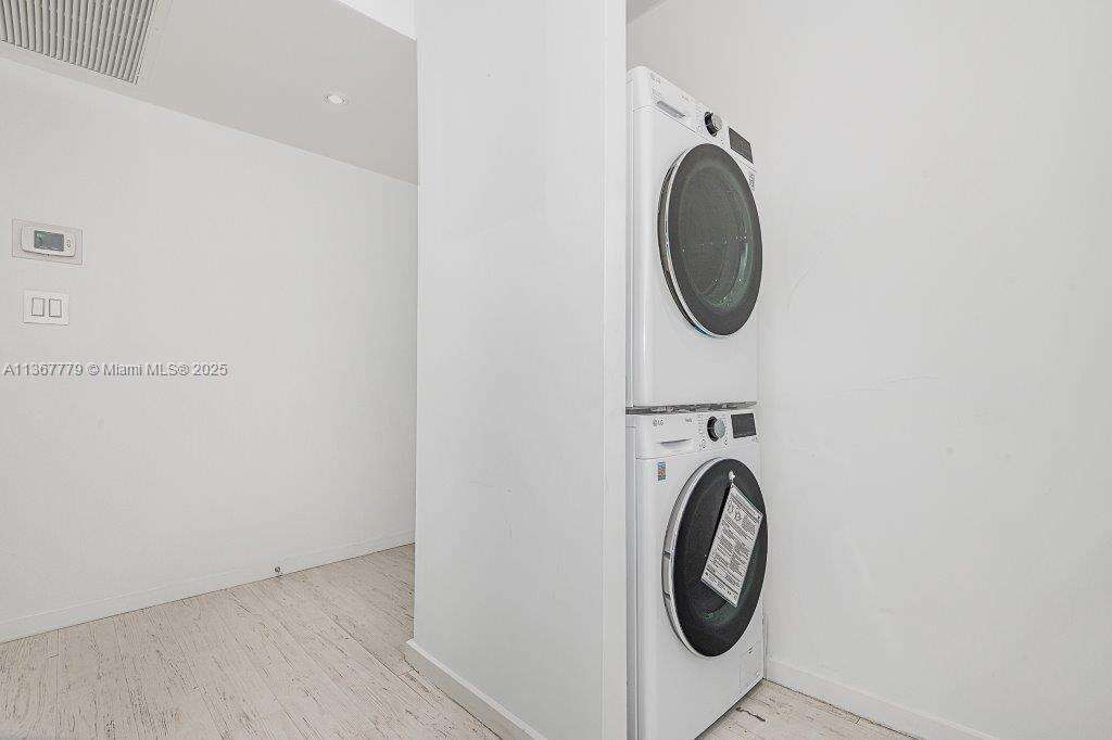 Roney Palace Unit #1032 | Picture 17