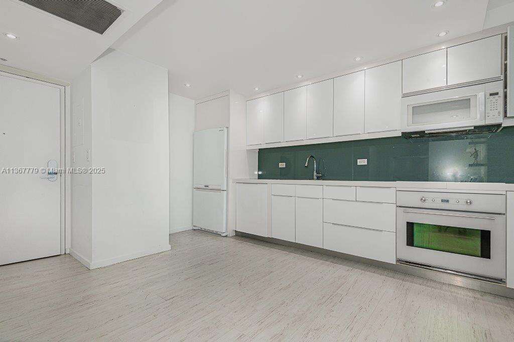 Roney Palace Unit #1032 | Picture 3