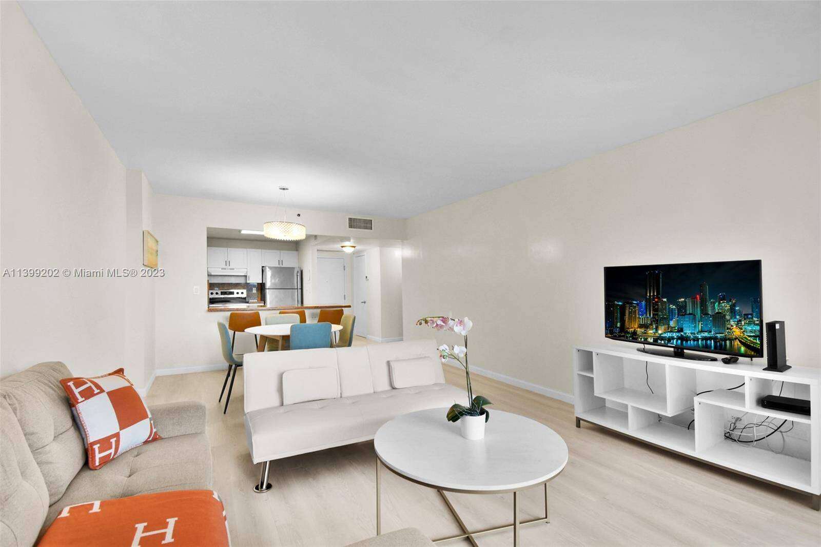 Roney Palace Unit #425 | Picture 2