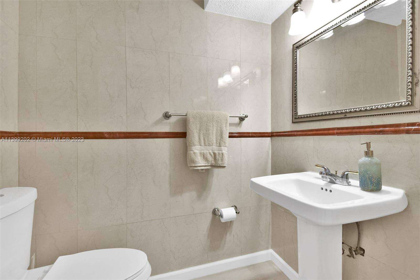 Roney Palace Unit #425 | Picture 14