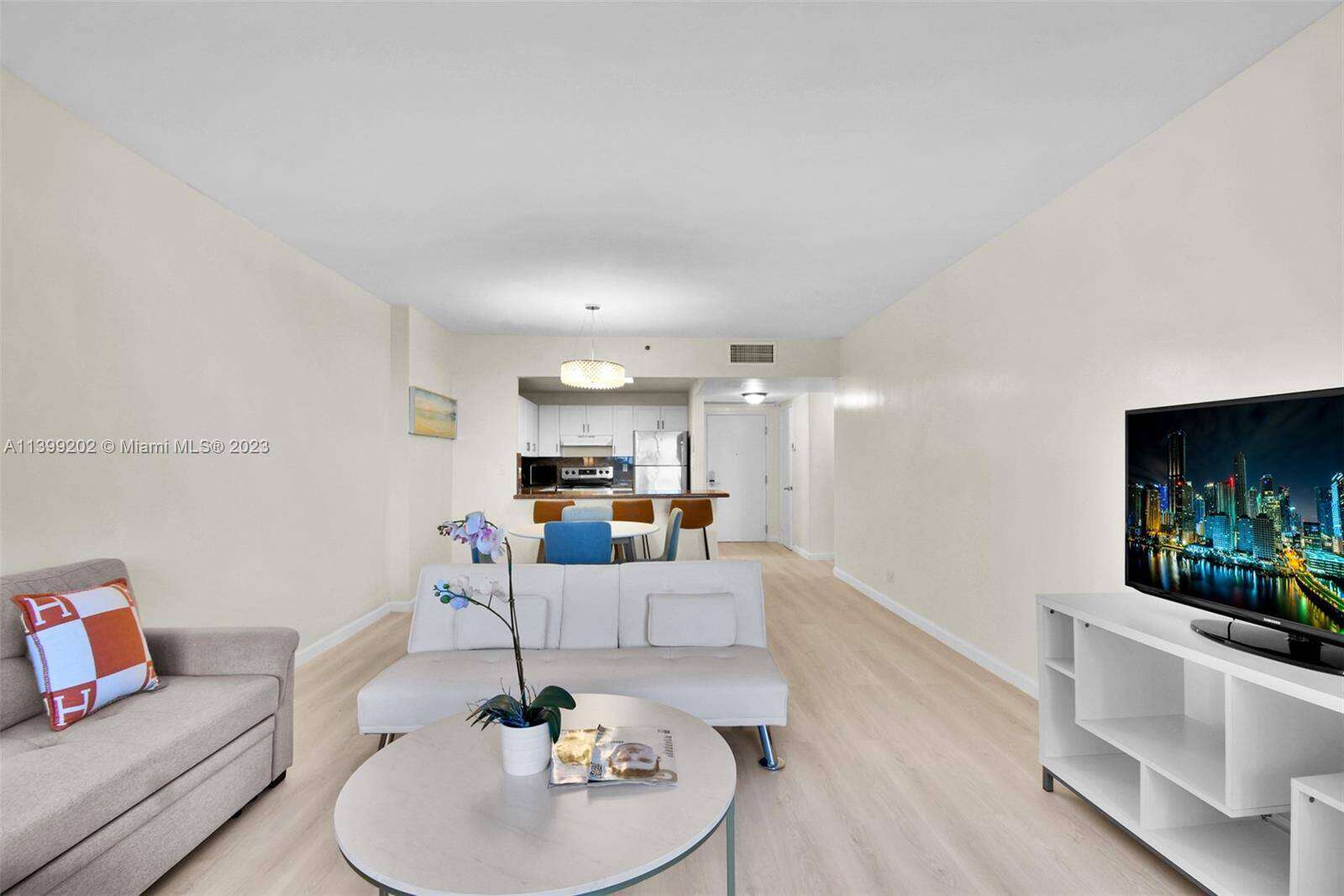 Roney Palace Unit #425 | Picture 3