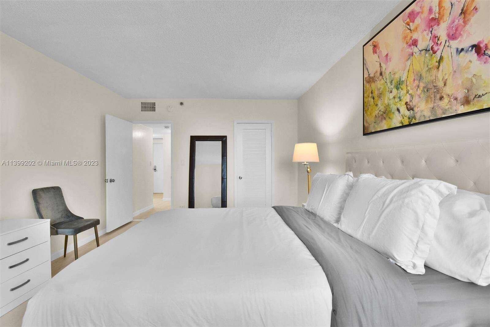 Roney Palace Unit #425 | Picture 8