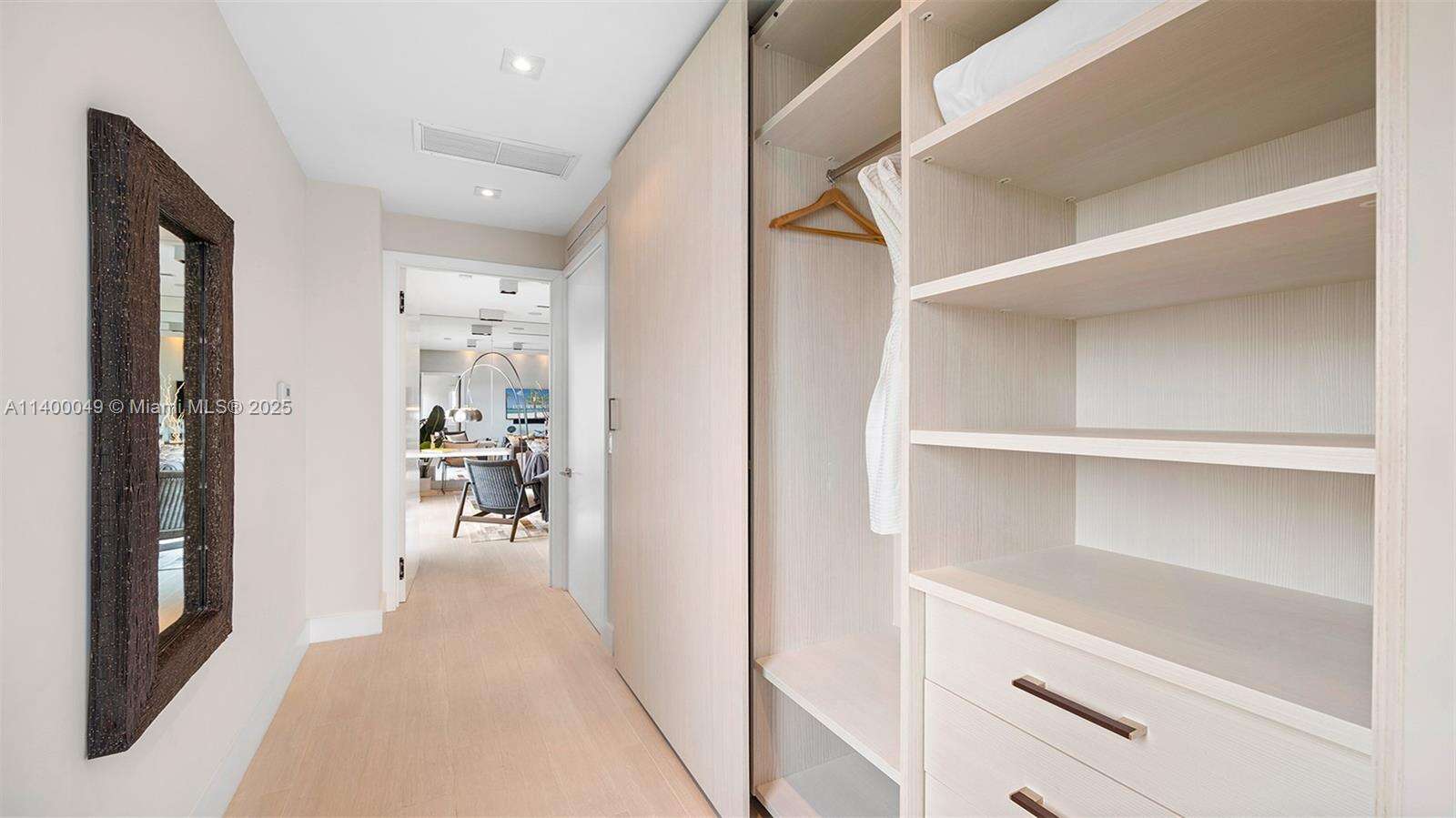 Roney Palace Unit #1609 | Picture 15