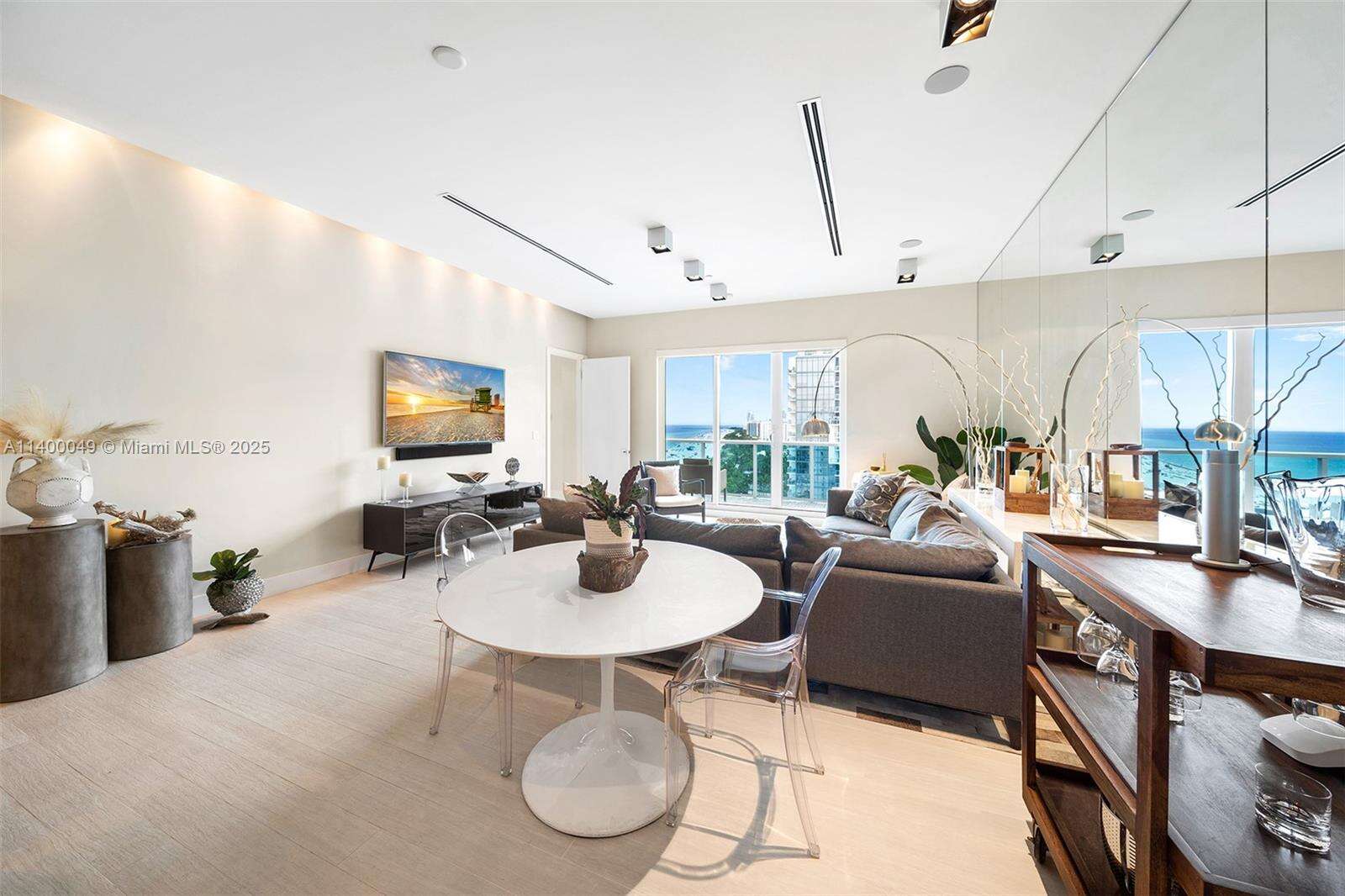 Roney Palace Unit #1609 | Picture 25