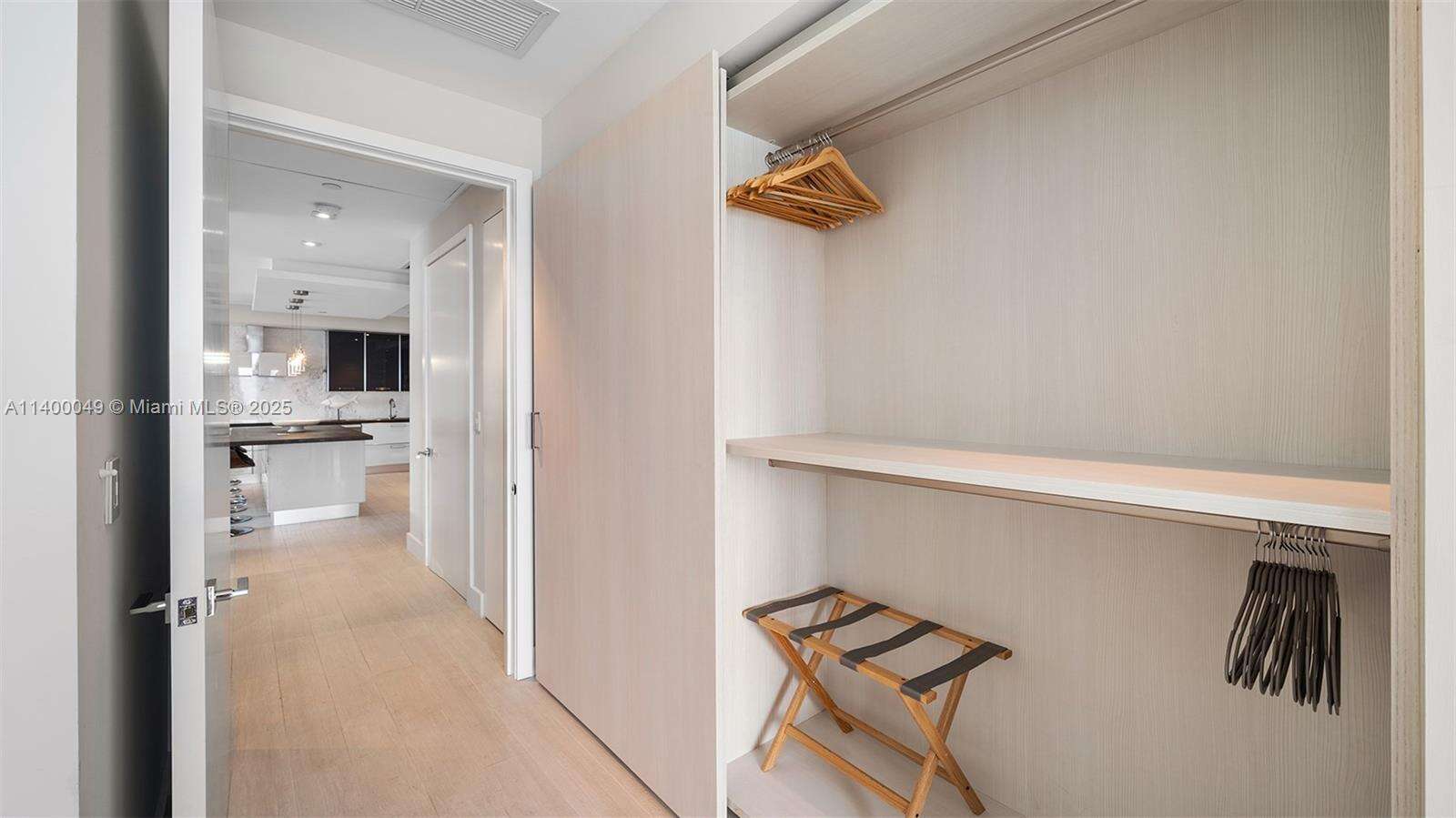 Roney Palace Unit #1609 | Picture 27