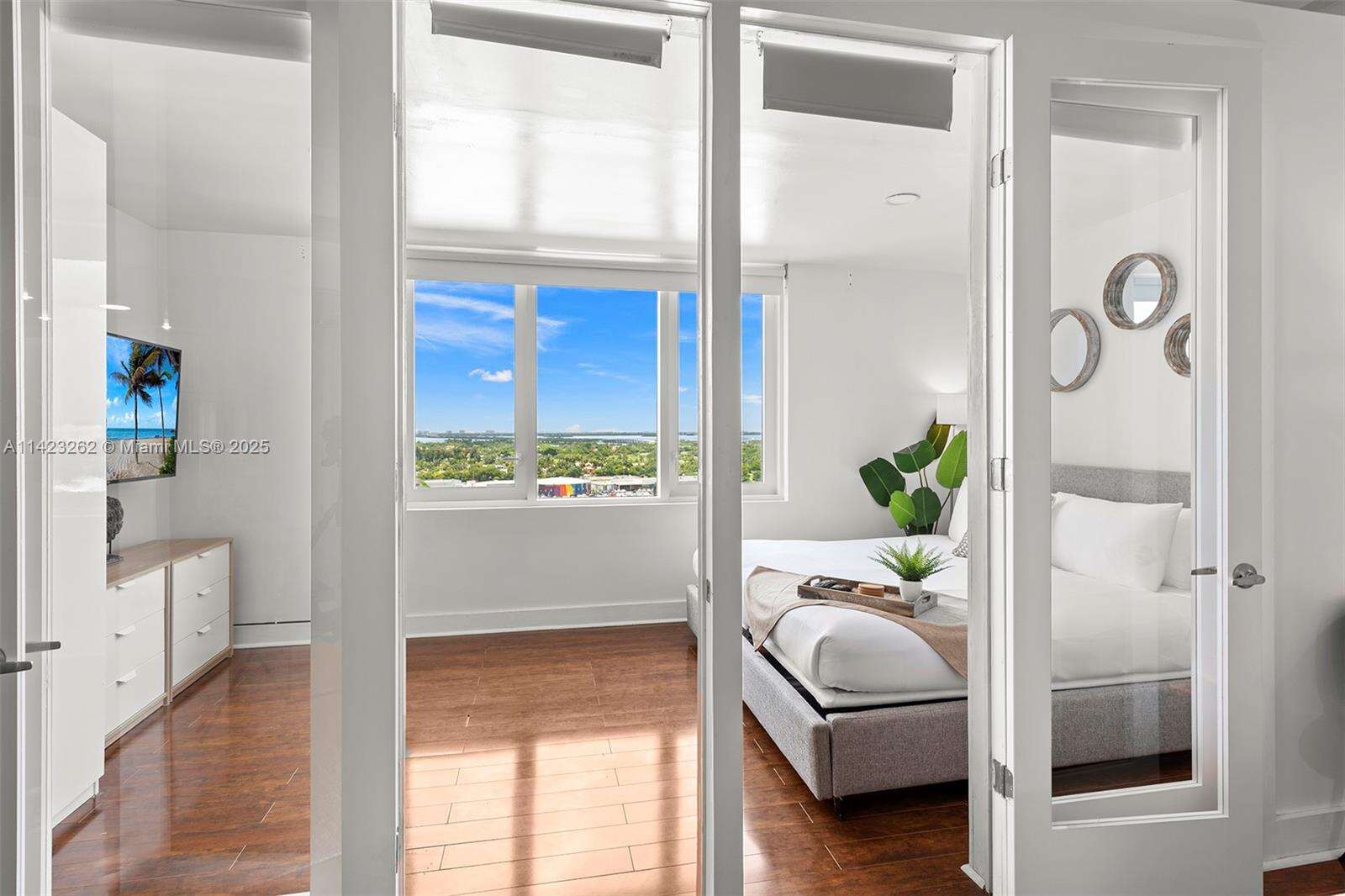 Roney Palace Unit #1632 | Picture 13