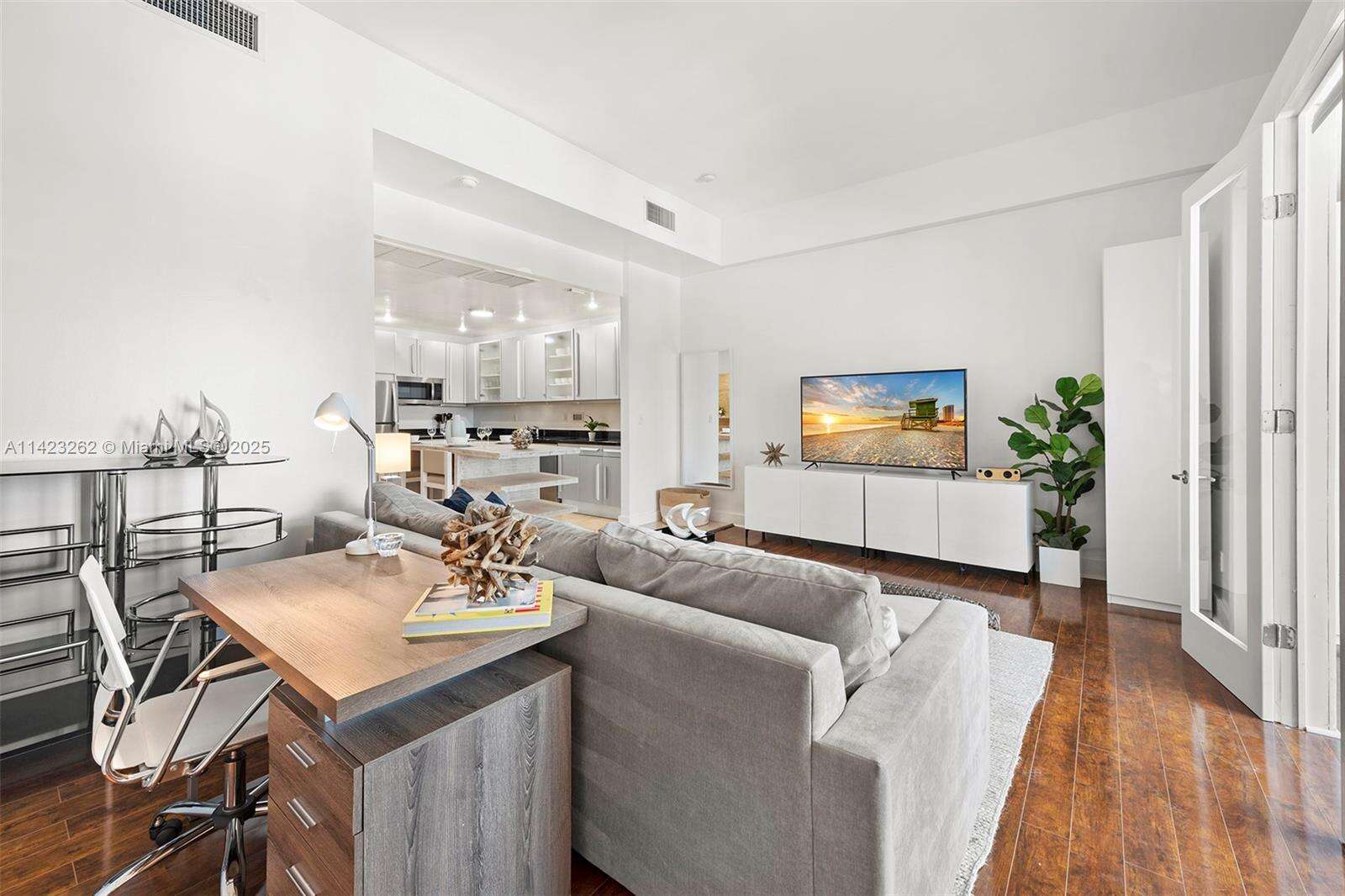 Roney Palace Unit #1632 | Picture 16