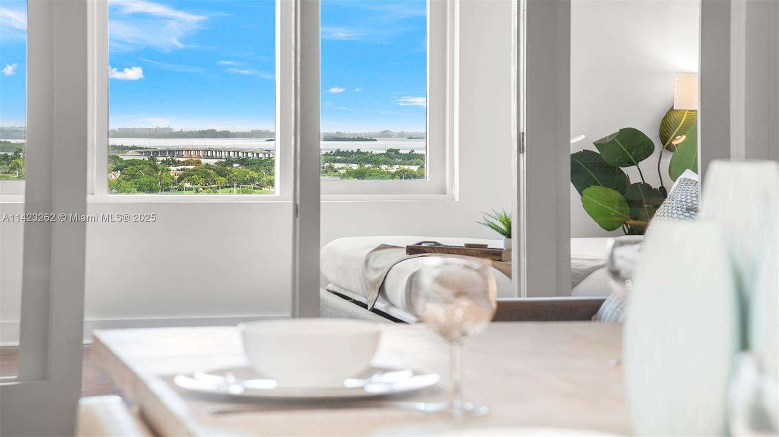 Roney Palace Unit #1632 | Picture 25