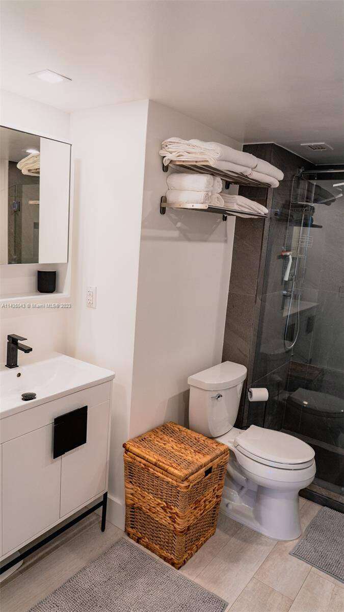 Roney Palace Unit #403 | Picture 11