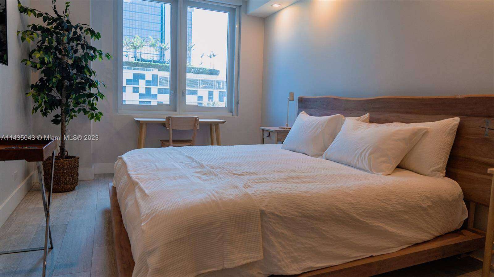 Roney Palace Unit #403 | Picture 6