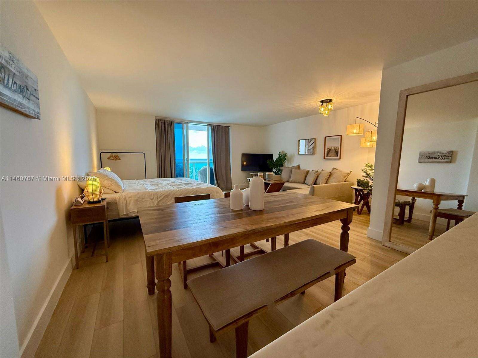 Roney Palace Unit #1121 | Picture 16