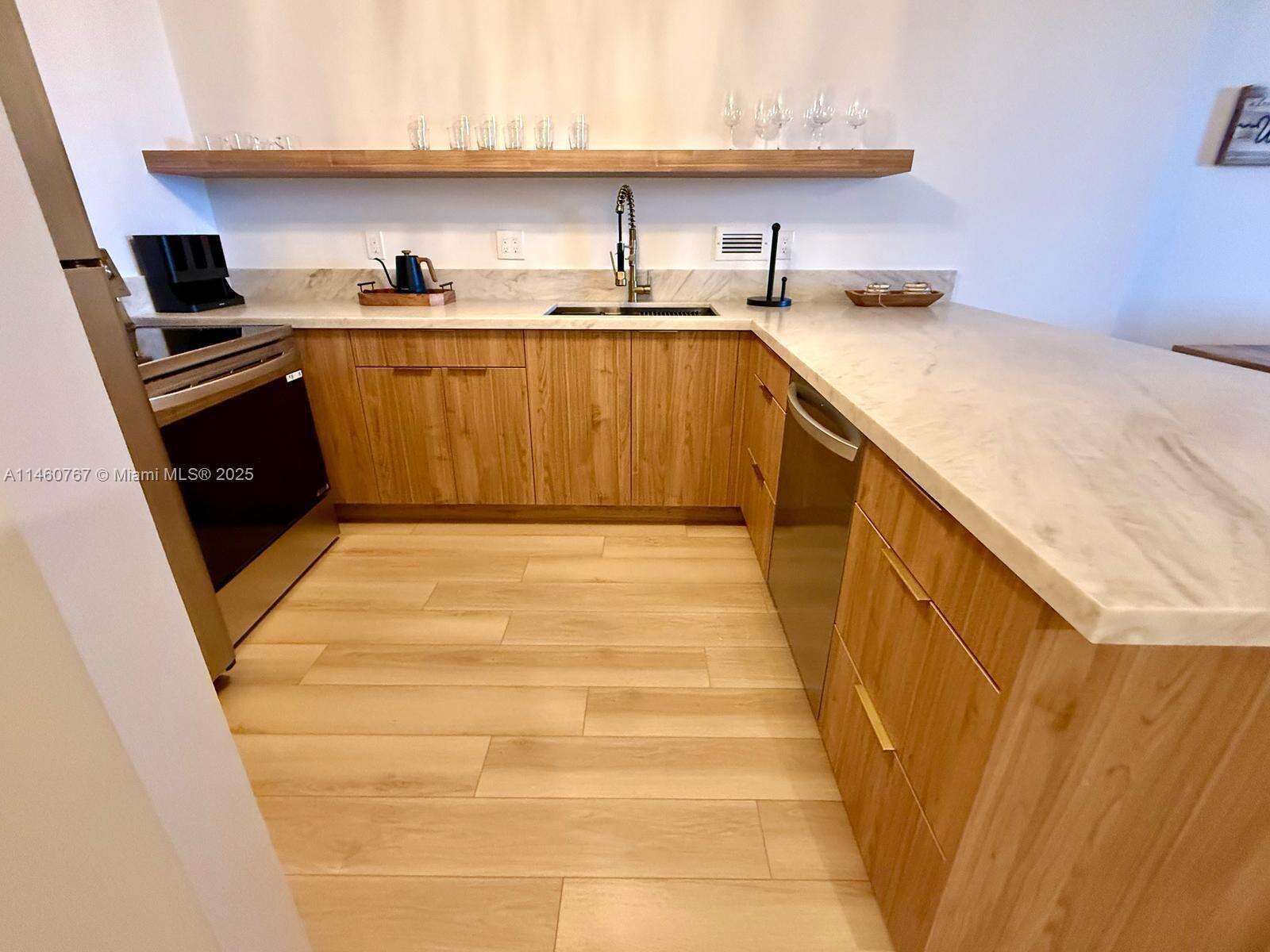 Roney Palace Unit #1121 | Picture 3