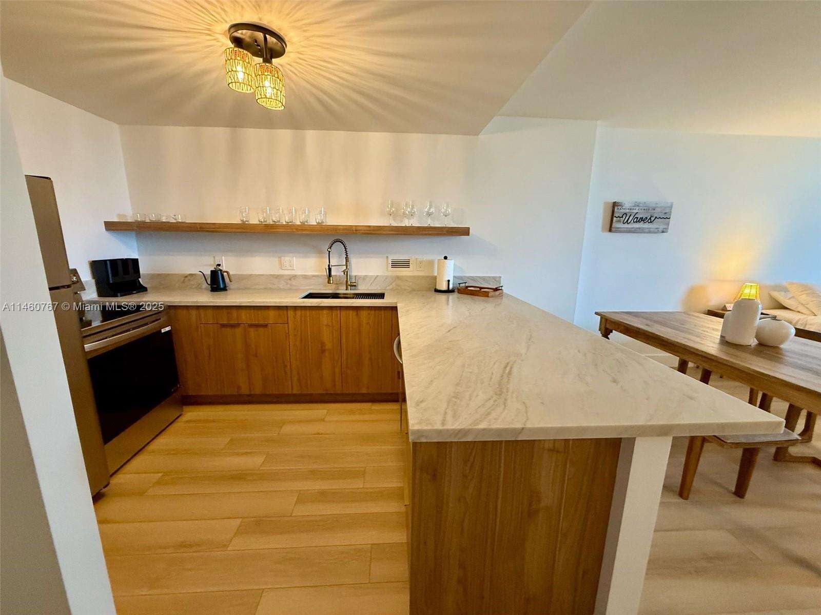 Roney Palace Unit #1121 | Picture 4