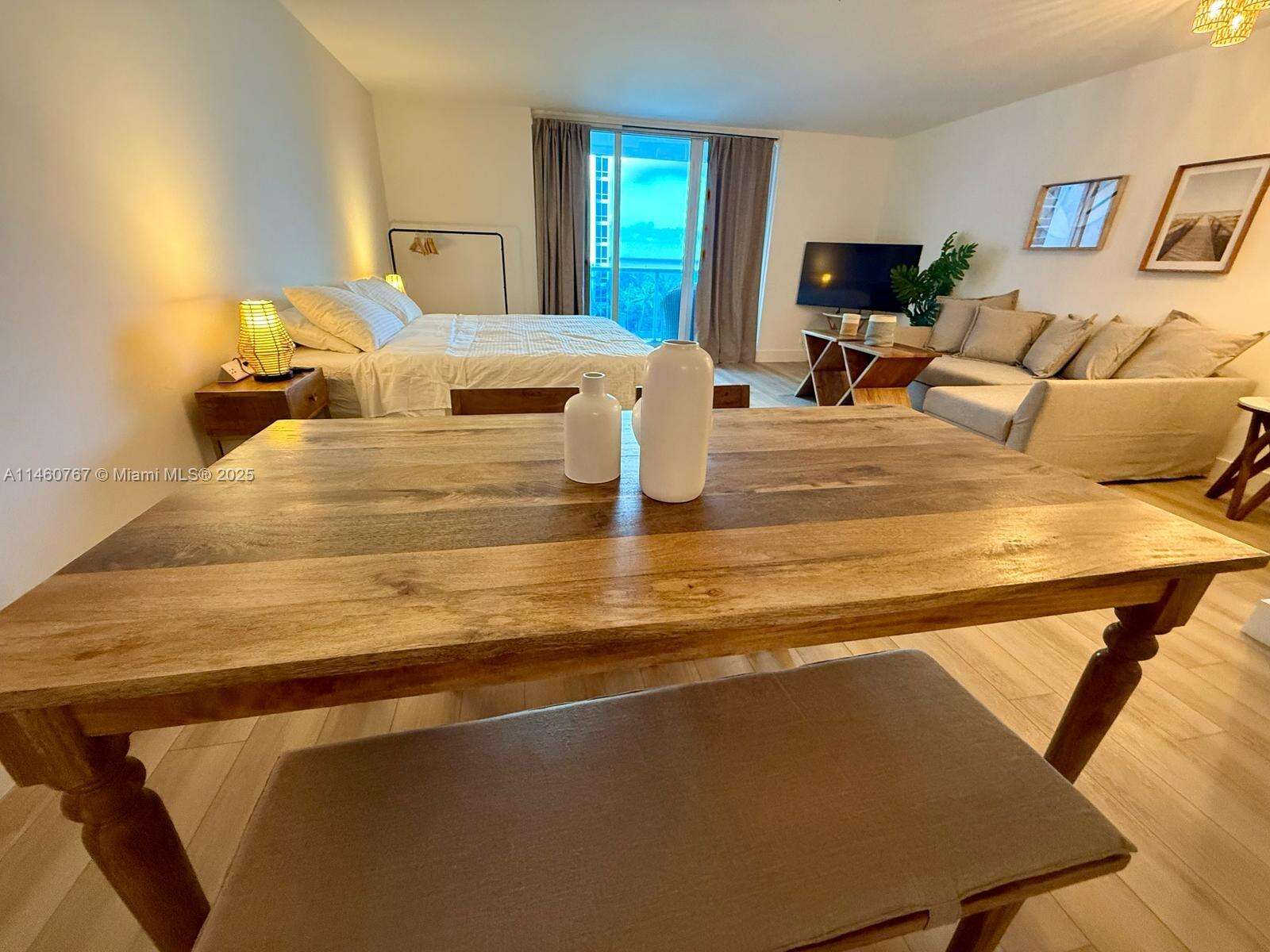 Roney Palace Unit #1121 | Picture 8