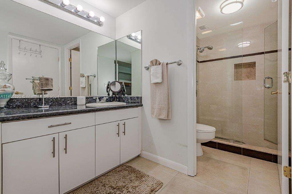 Roney Palace Unit #803 | Picture 22