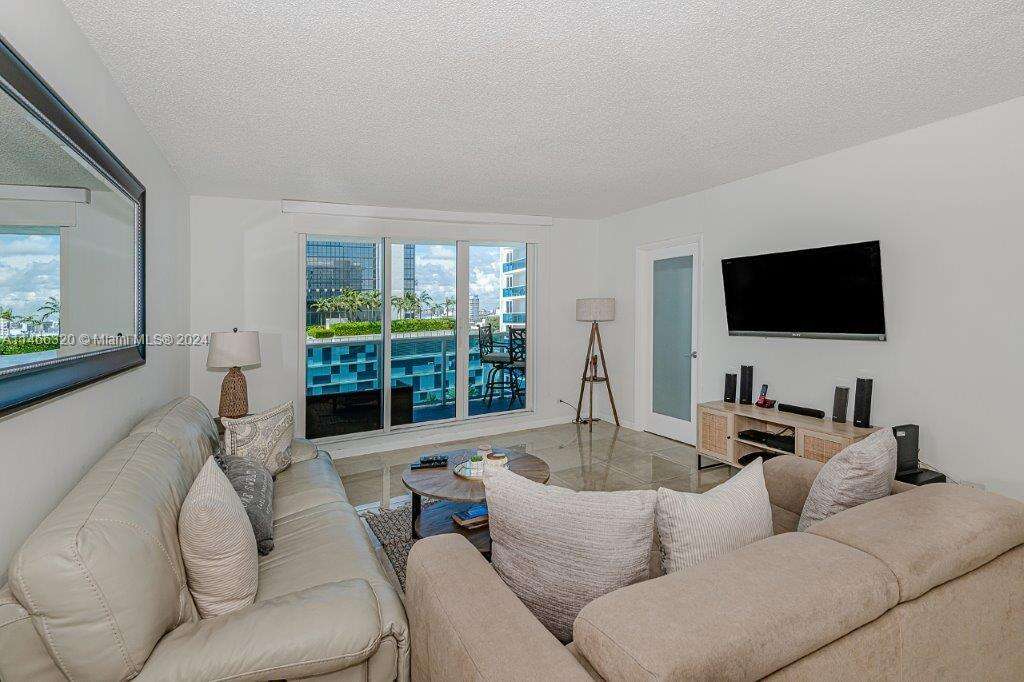 Roney Palace Unit #803 | Picture 7