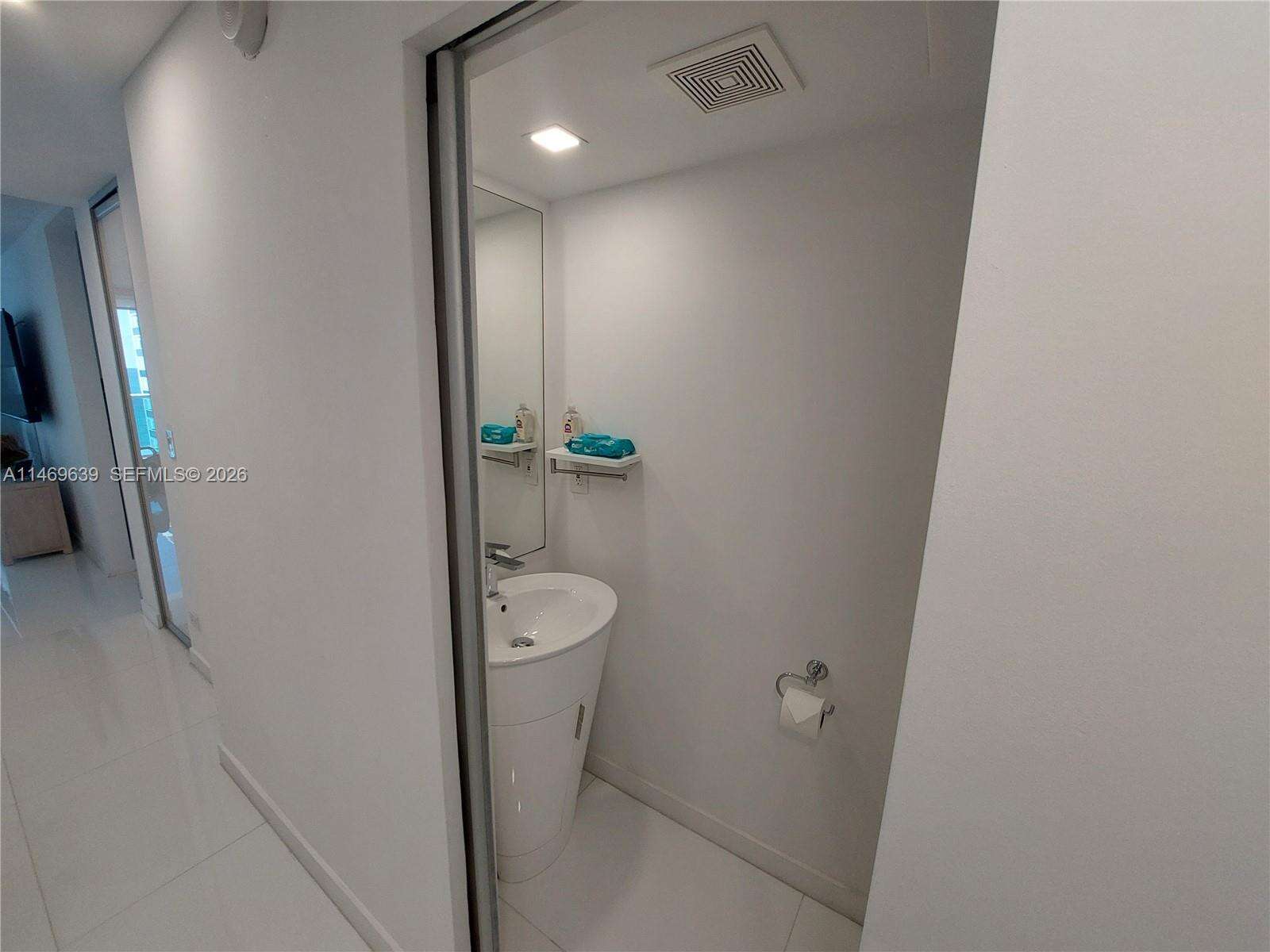 Roney Palace Unit #940 | Picture 21