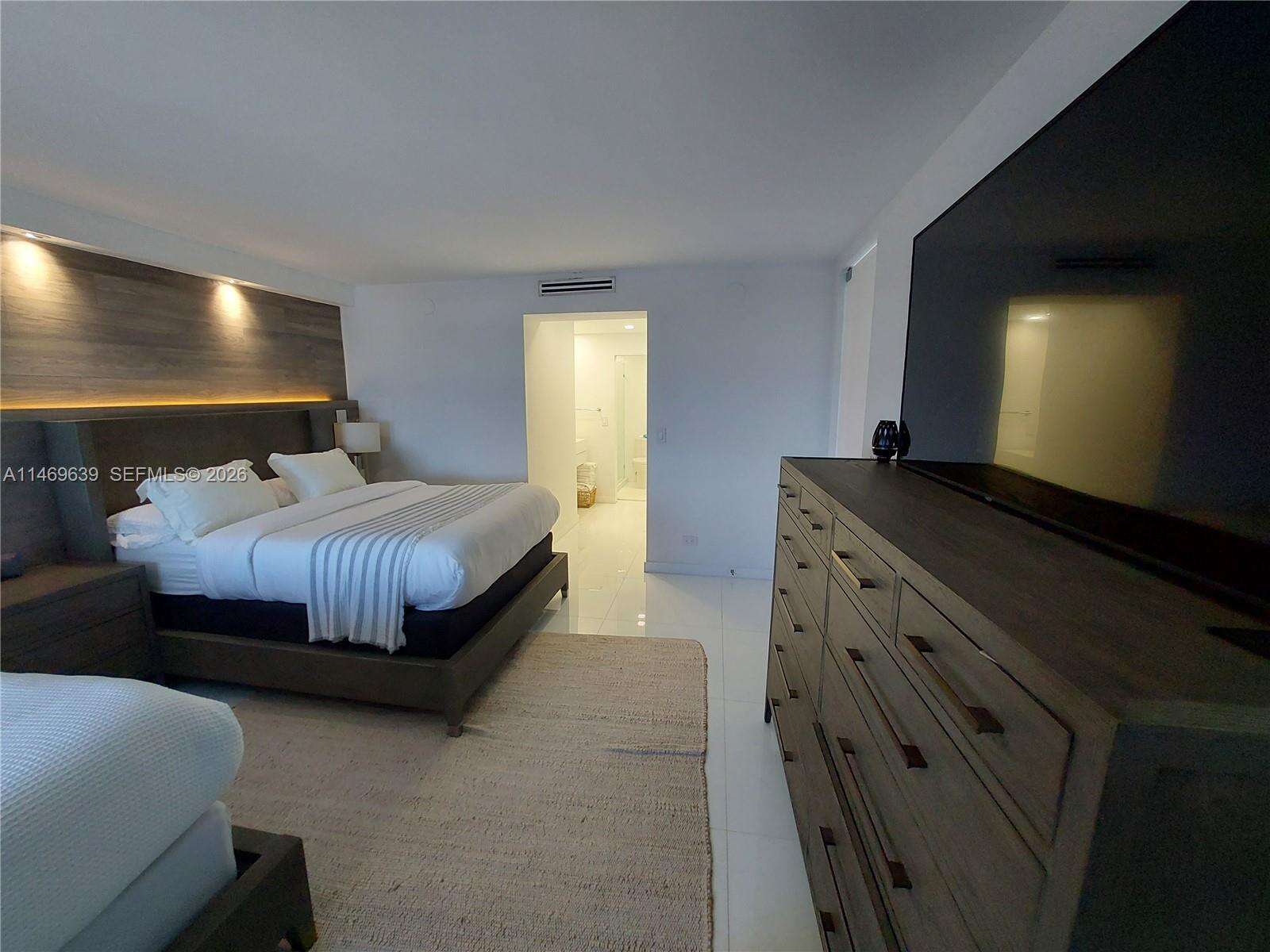 Roney Palace Unit #940 | Picture 28