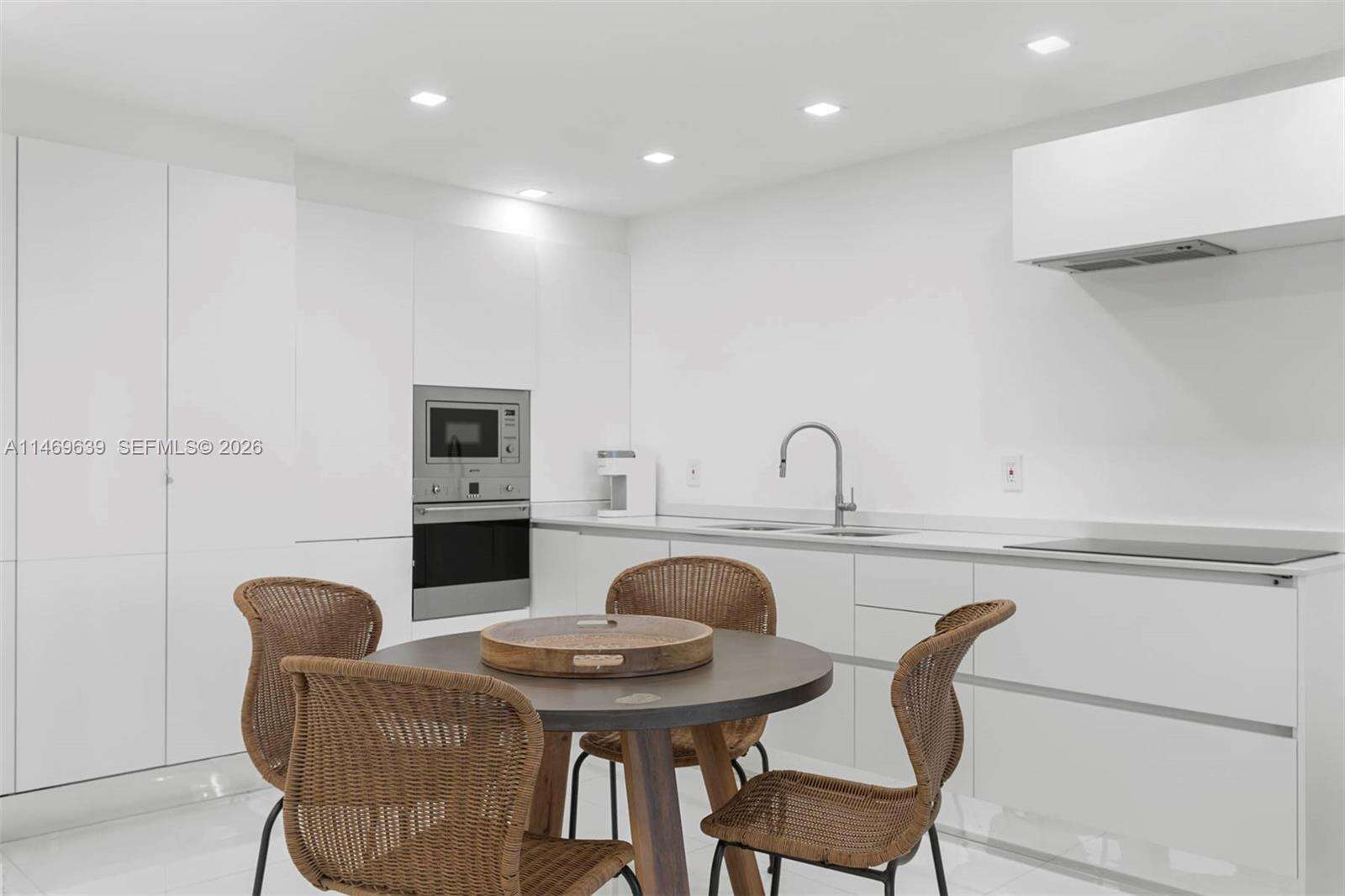 Roney Palace Unit #940 | Picture 8