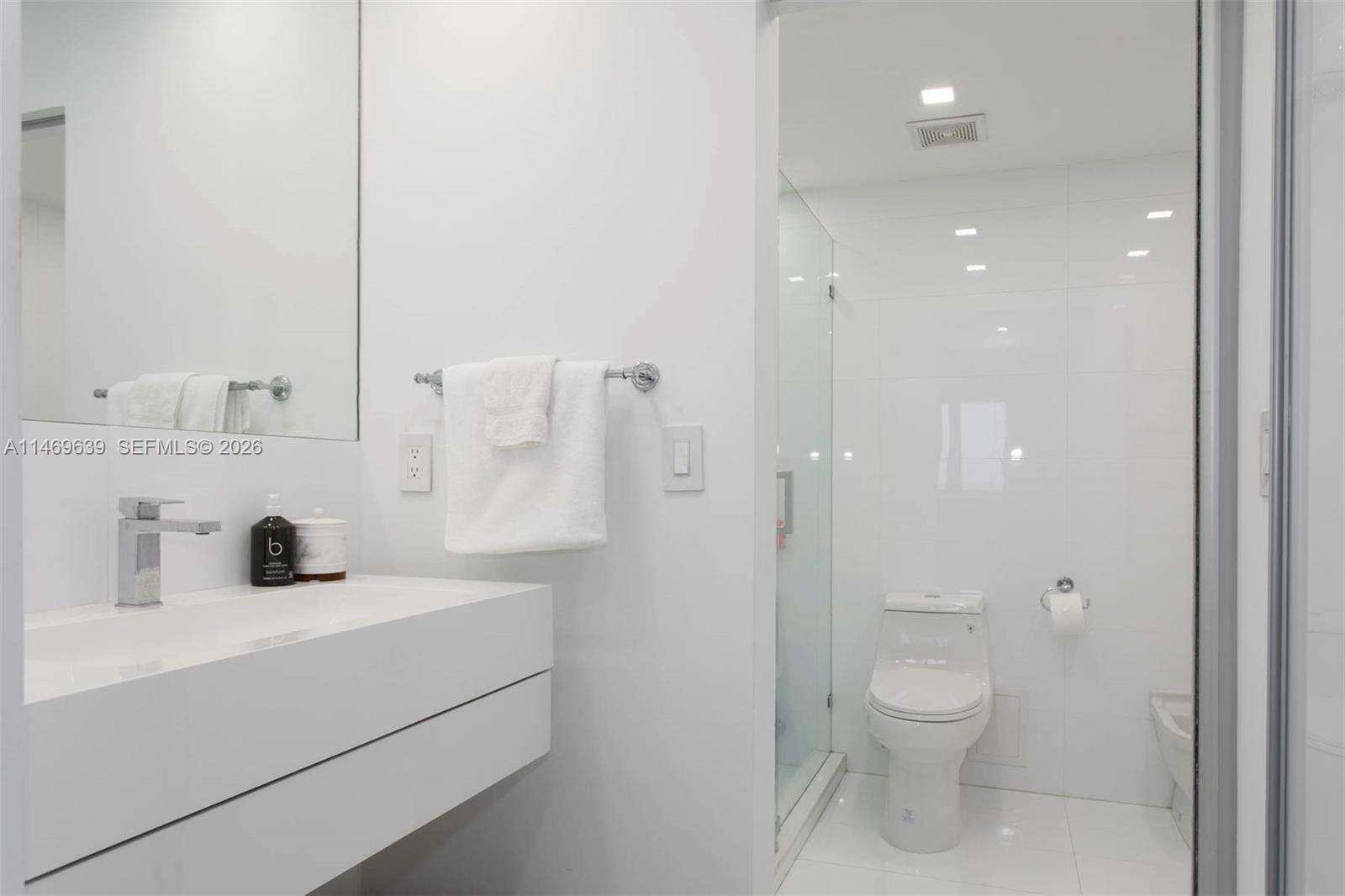 Roney Palace Unit #940 | Picture 9