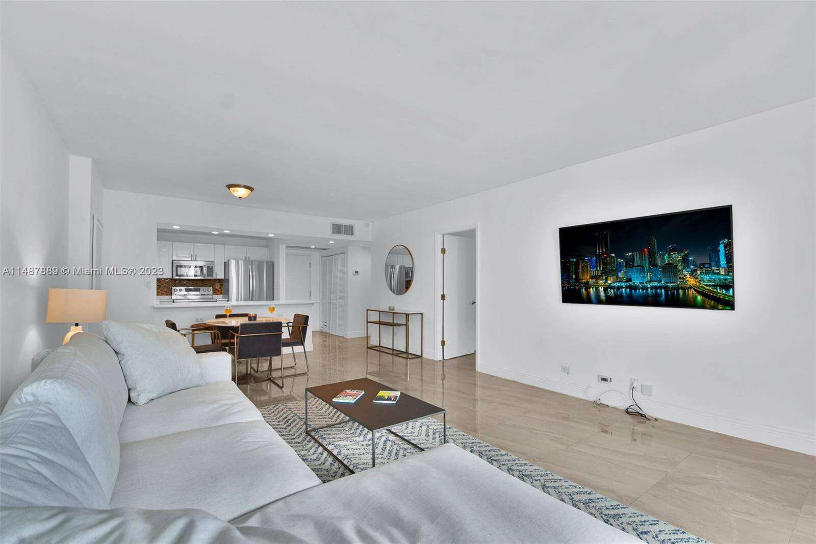 Roney Palace Unit #1002 | Picture 5