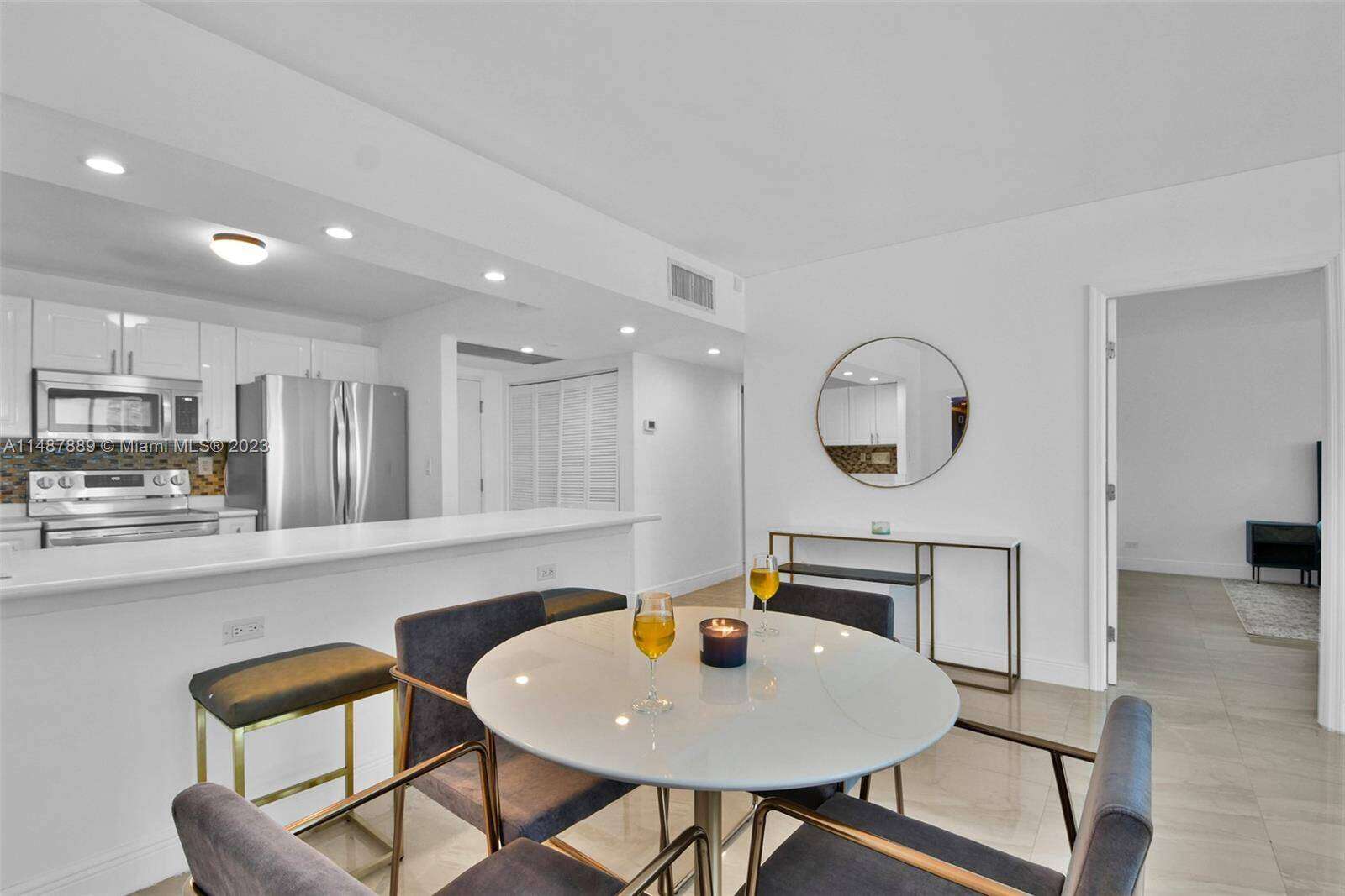 Roney Palace Unit #1002 | Picture 6