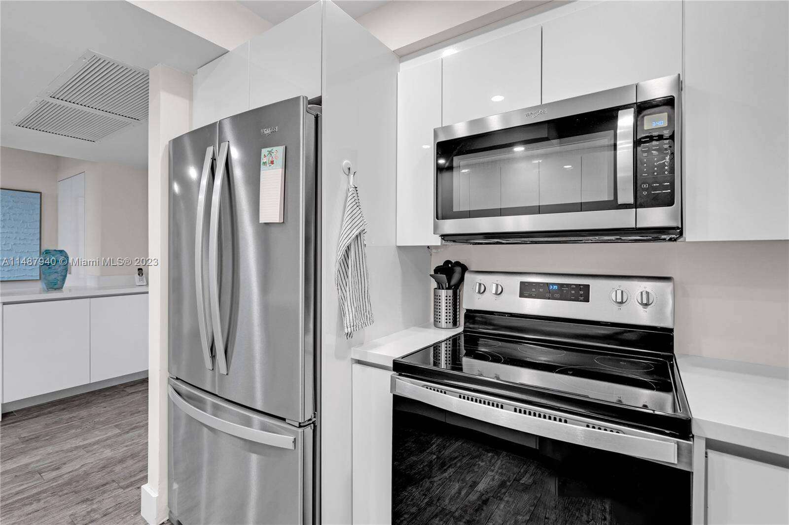 Roney Palace Unit #926 | Picture 11