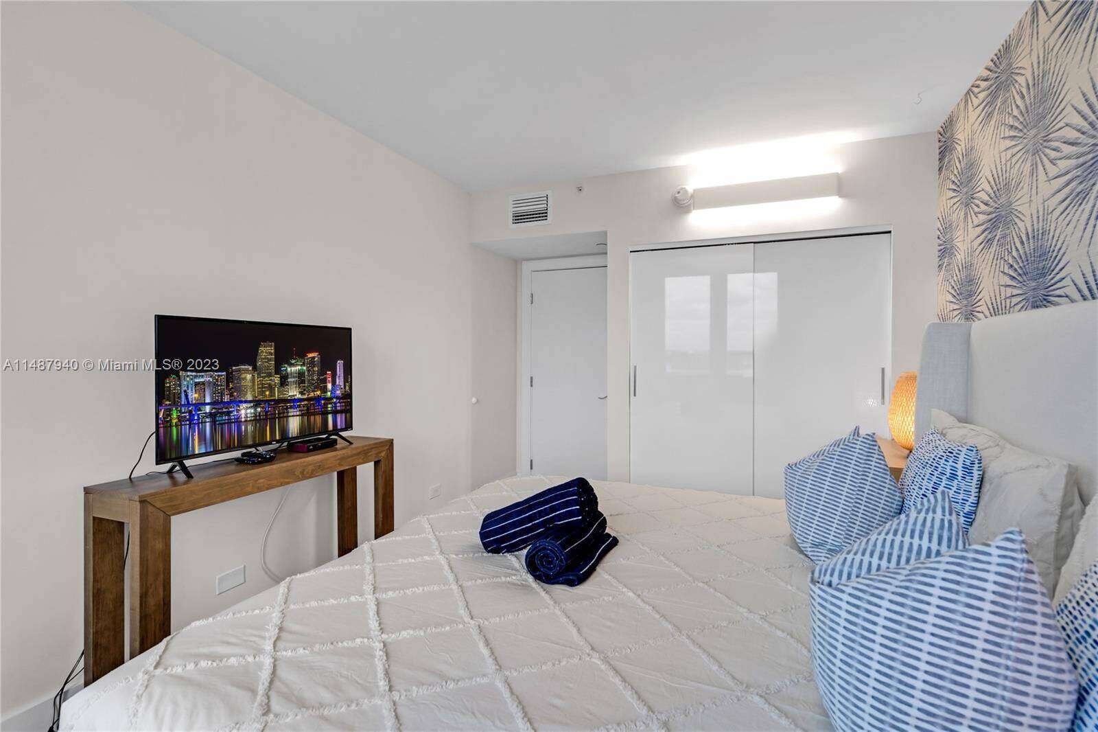 Roney Palace Unit #926 | Picture 14