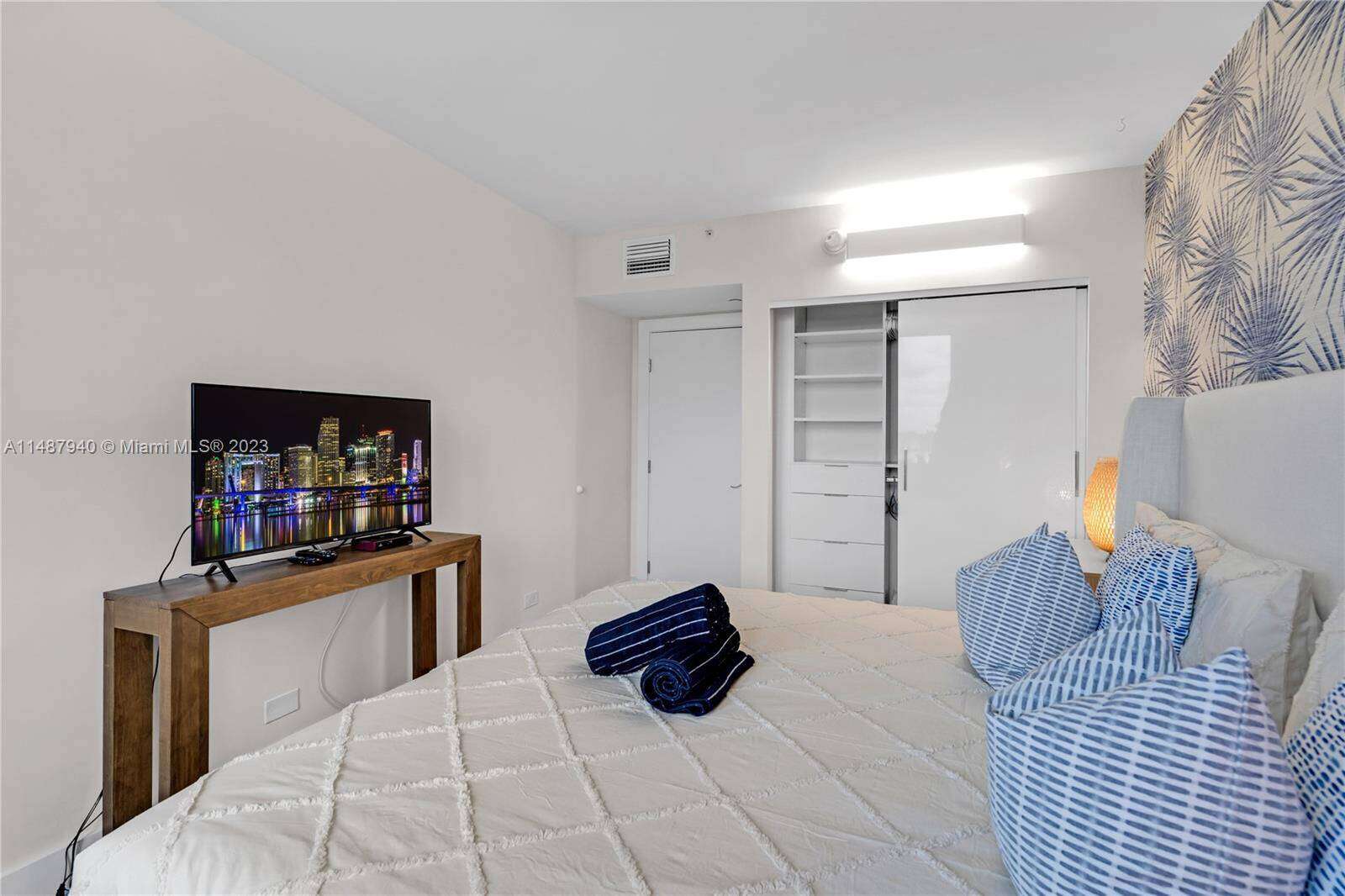 Roney Palace Unit #926 | Picture 15