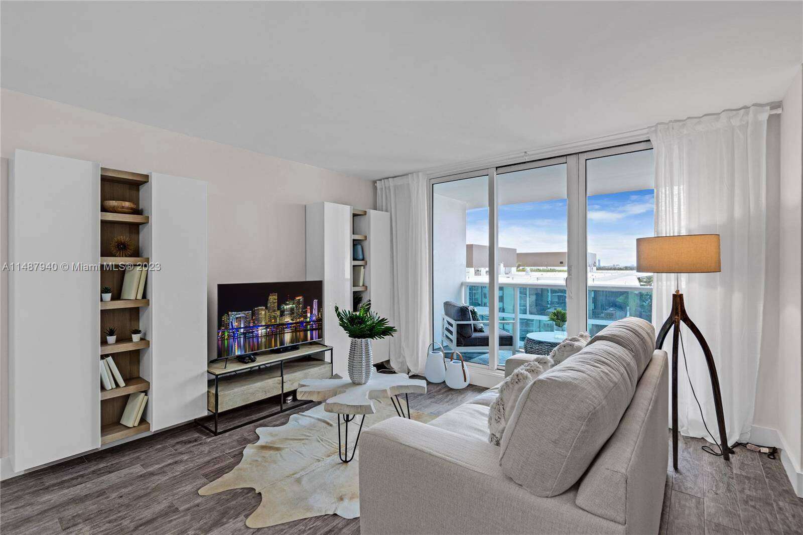 Roney Palace Unit #926 | Picture 3