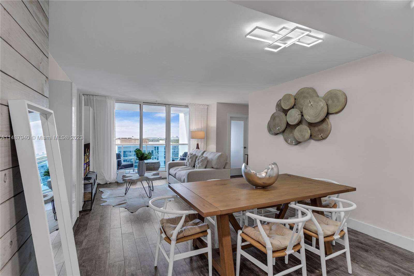 Roney Palace Unit #926 | Picture 5