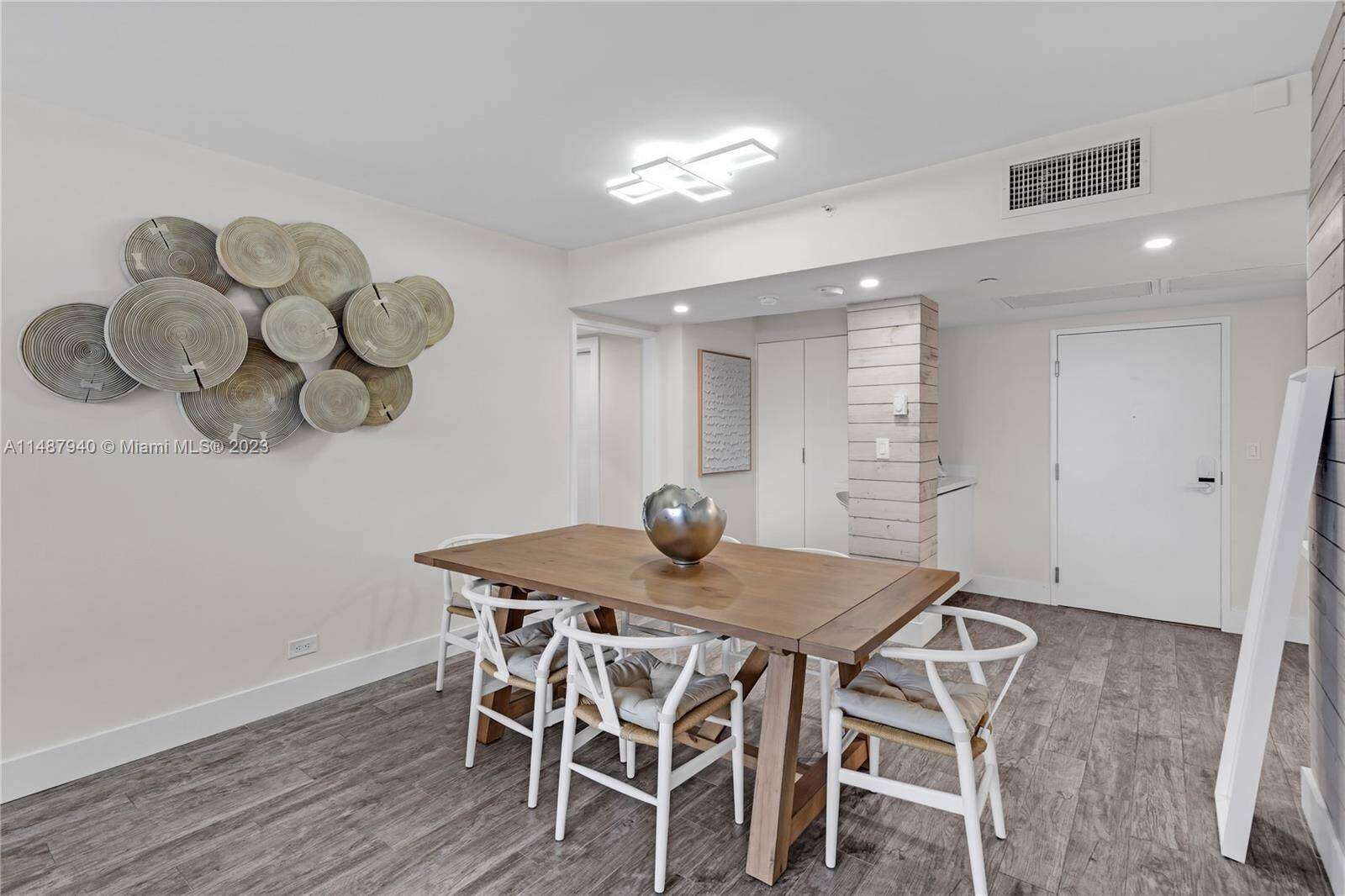 Roney Palace Unit #926 | Picture 6