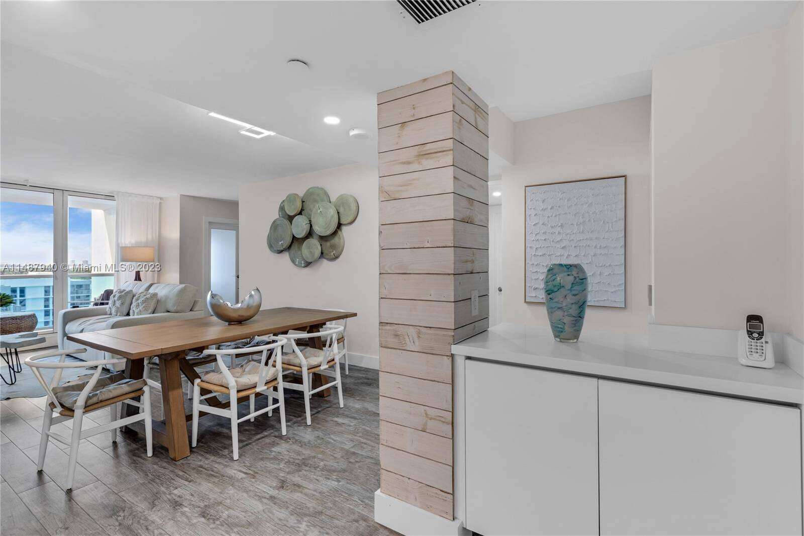 Roney Palace Unit #926 | Picture 8