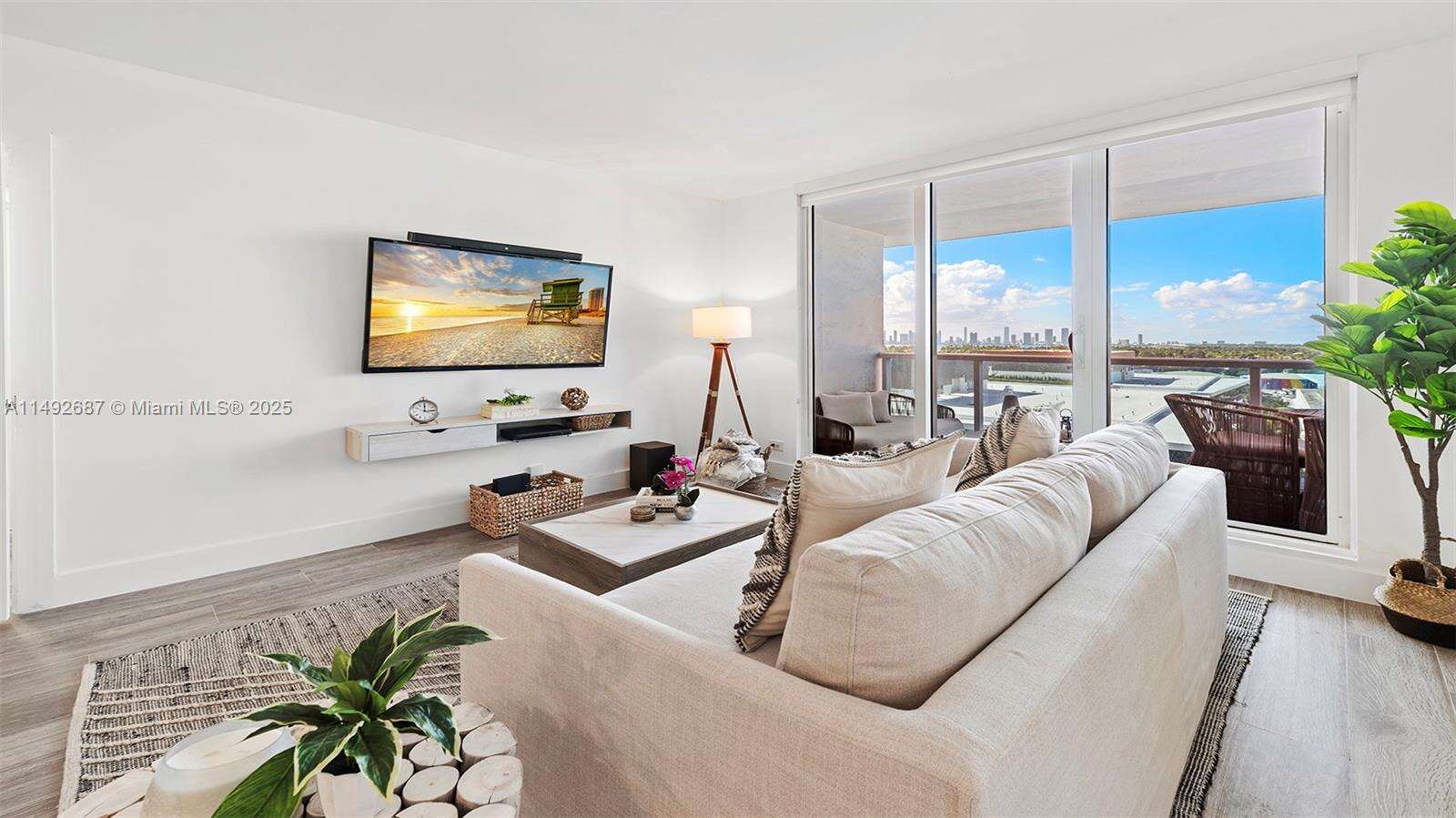 Roney Palace Unit #1126 | Picture 20