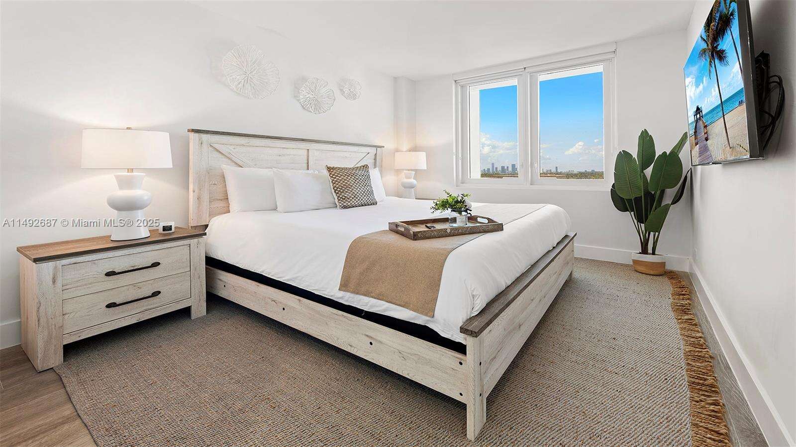 Roney Palace Unit #1126 | Picture 3