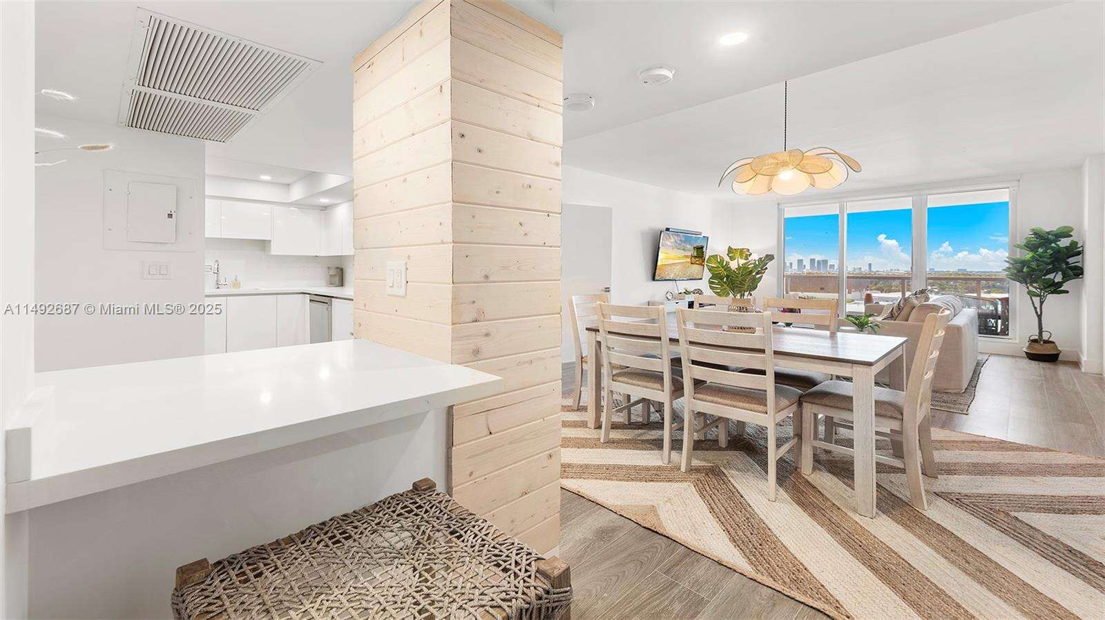 Roney Palace Unit #1126 | Picture 32