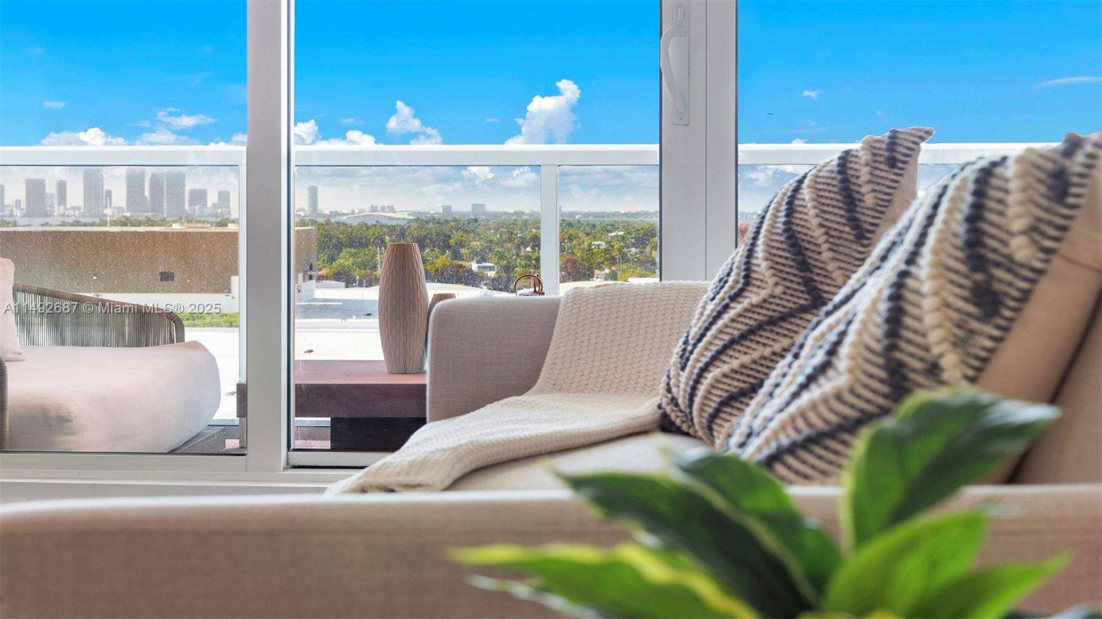 Roney Palace Unit #1126 | Picture 33