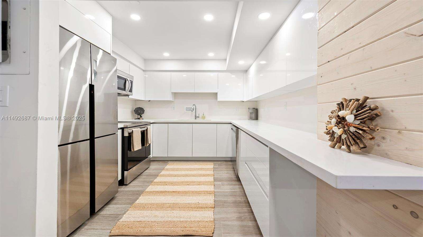 Roney Palace Unit #1126 | Picture 5