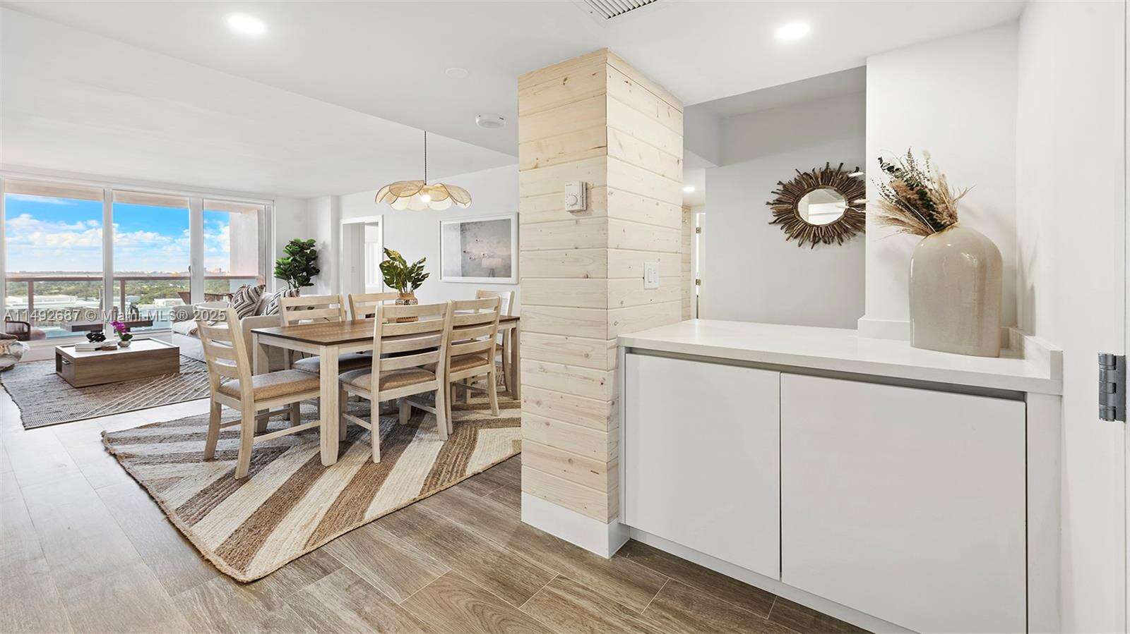 Roney Palace Unit #1126 | Picture 9