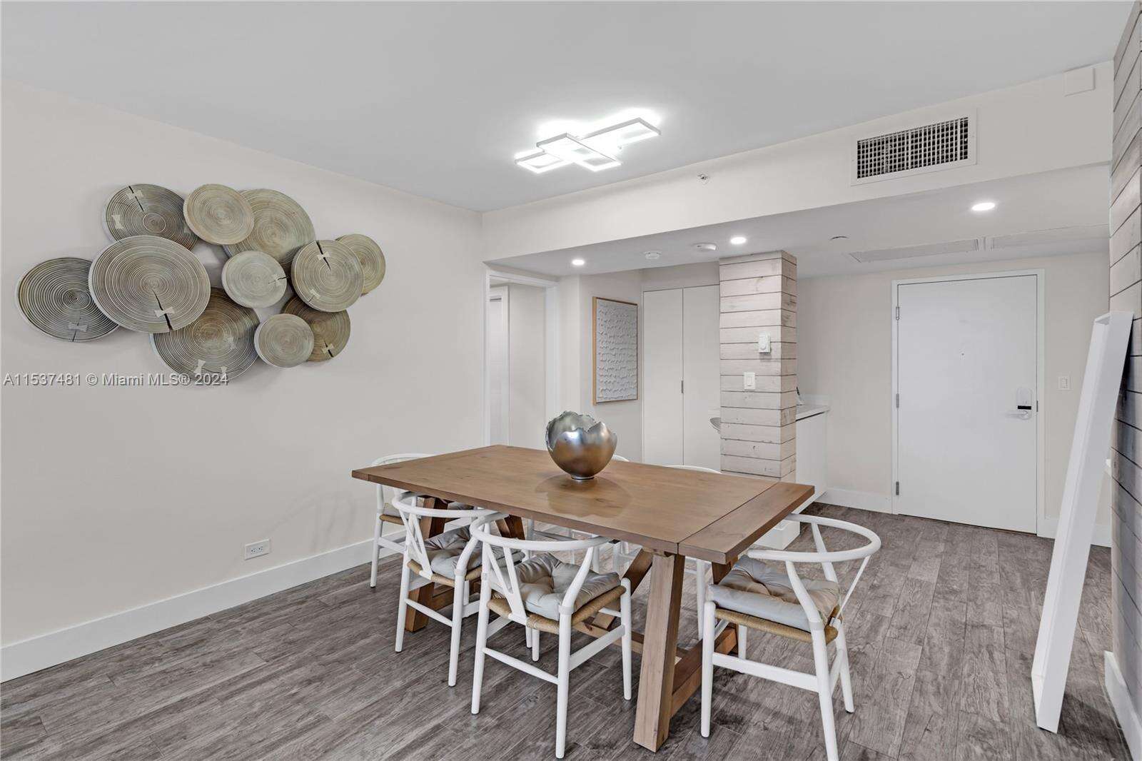 Roney Palace Unit #926 | Picture 13